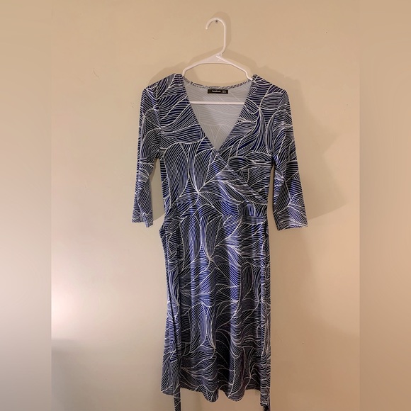 PattyBoutik three quarter sleeve wrap dress | S | blue white - Picture 2 of 5